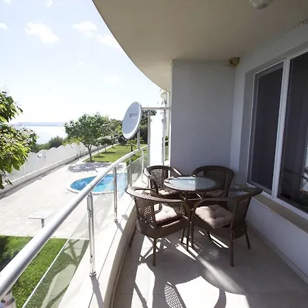 Alex S Nadhernym Panoramatickym Vyhledem Na