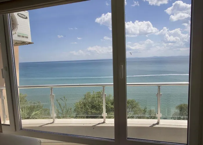 Alex S Nadhernym Panoramatickym Vyhledem Na * Sveti Vlas