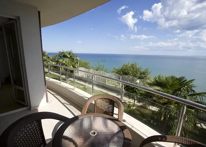 Alex S Nadhernym Panoramatickym Vyhledem Na * Sveti Vlas