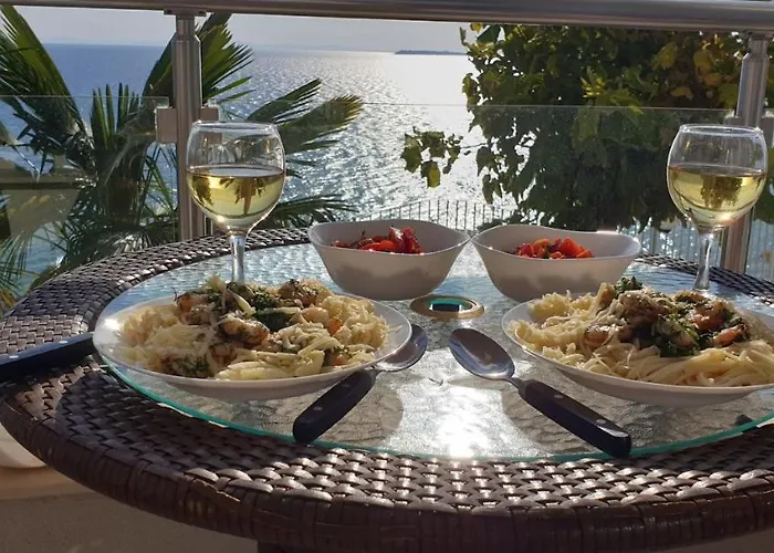 Alex S Nadhernym Panoramatickym Vyhledem Na * Sveti Vlas