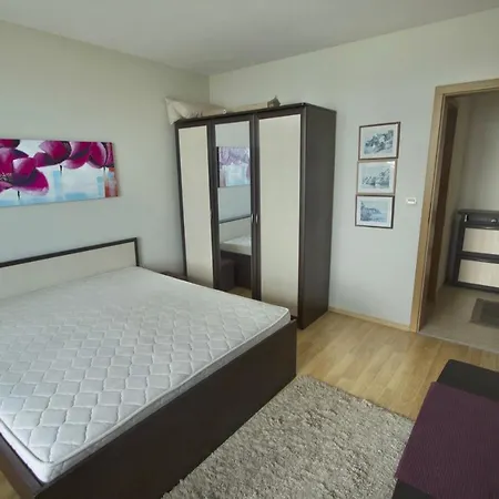 Alex S Nadhernym Panoramatickym Vyhledem Na *